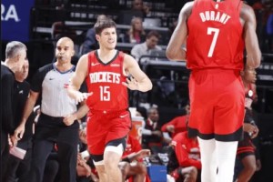 谢泼德全场出战22分钟，8中3、三分5中2得到8分1篮板1助攻