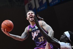 天博体育平台-CBA最滑稽一幕诞生！广东克星入选全明星后被裁：这下篮协该懵了