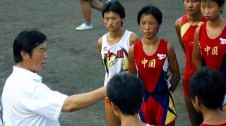 天博中国-“体坛败类”马俊仁，强迫队员集体割阑尾，亲自为女队员使用禁药|马家军|王军霞|举报信|教练|姑娘_新浪体育_新浪新闻